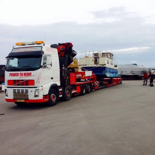 Særtransport af båd i Hjørring